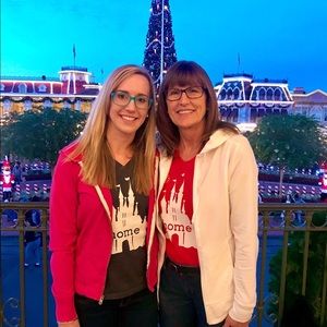 Hello my name is Erica and welcome to my closet!